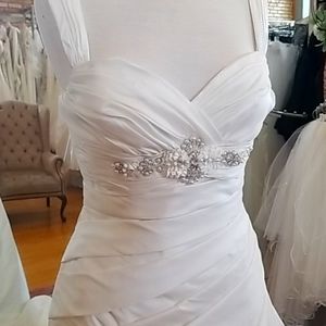 Beautiful Pronovias bridal gown